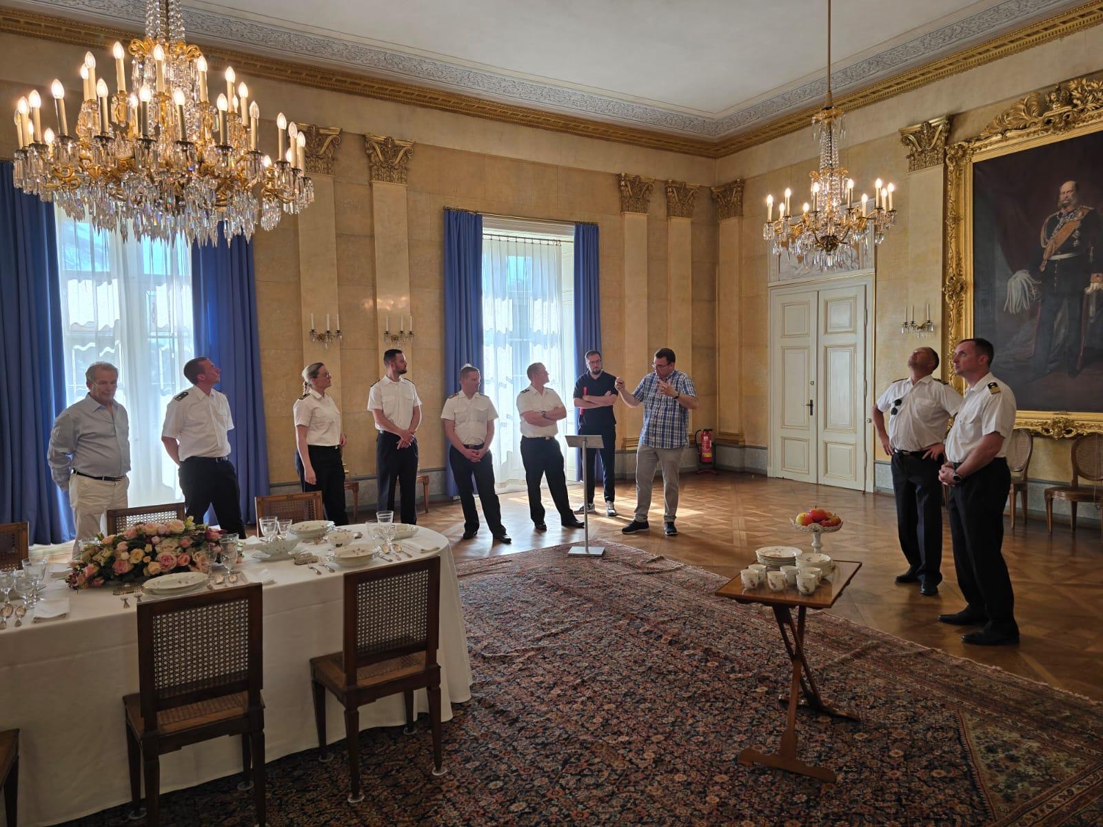 Patenschaftsbesuch 2025 der Abordnung der Fregatte HESSEN auf Schloß Bad Homburg mit Herrn Marco Nottrodt, Vertreter der Staatskanzlei Wiesbaden. Foto: B. Kluge.